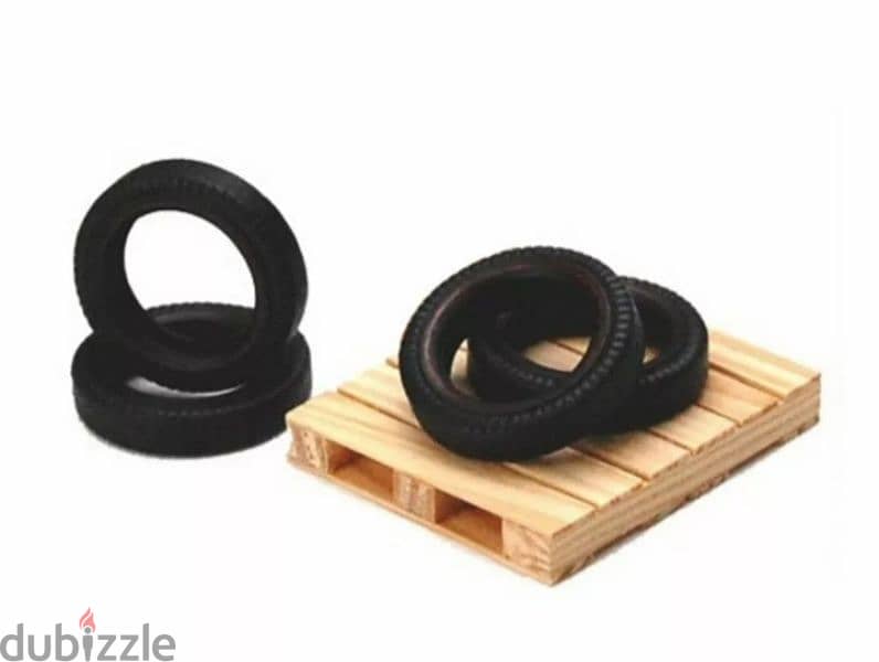 Pallet and spare tires plastic model 1/24 2