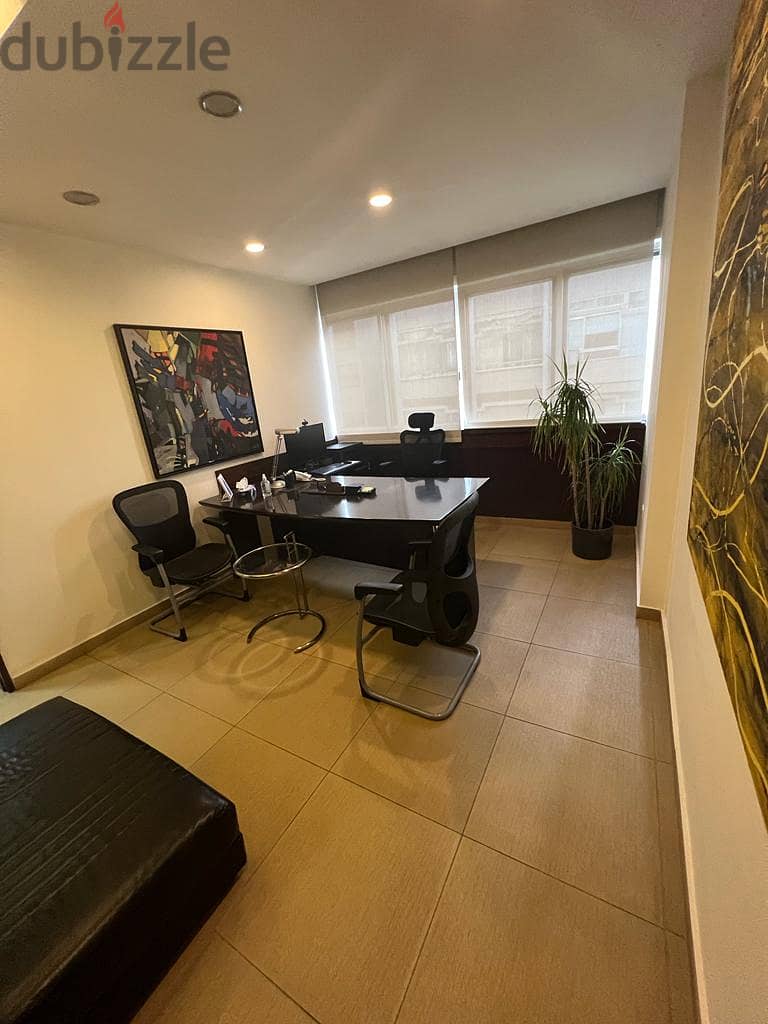 Office for rent in Badaro مكتب للإيجار في بدارو 0