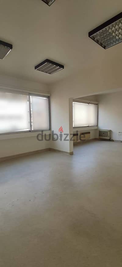 Office for rent in Badaro مكتب للإيجار في بدارو