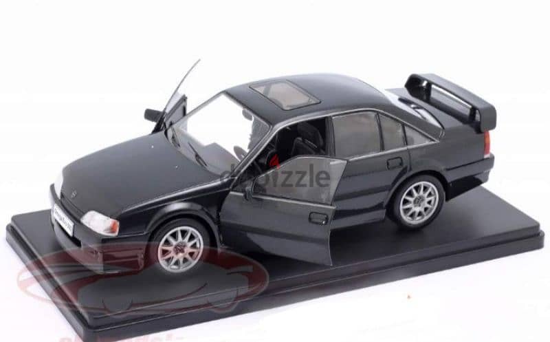 Opel Omega Evo 500 (1991) diecast car model 1:24 5