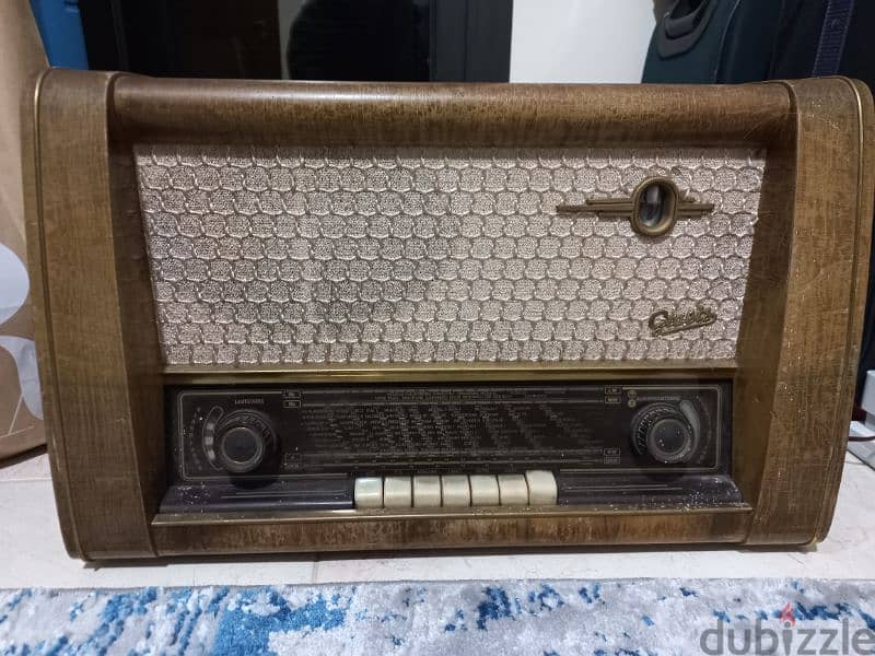 old radio 1