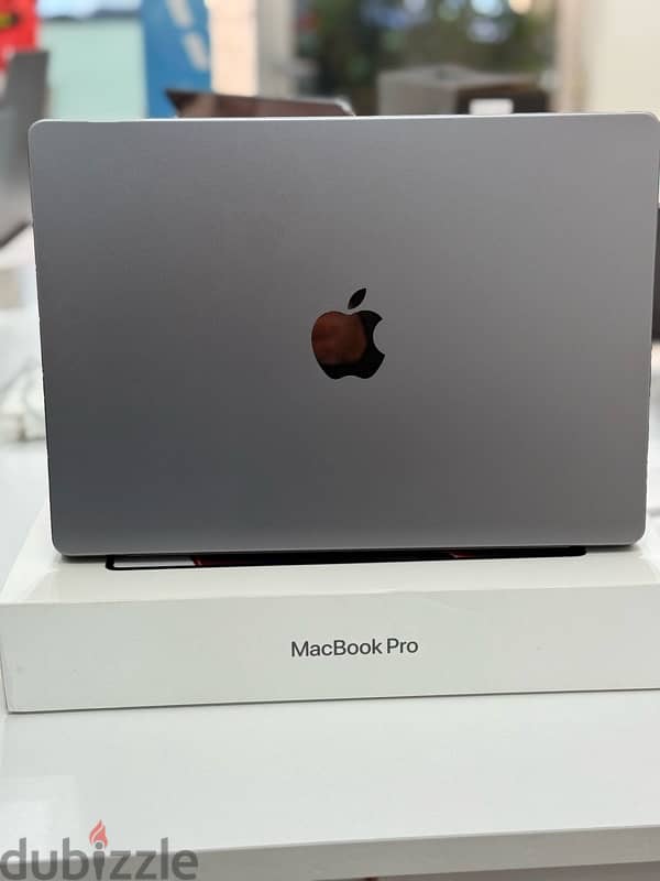 Apple Macbook Pro M1 Pro 14 inch 32gb Ram 1