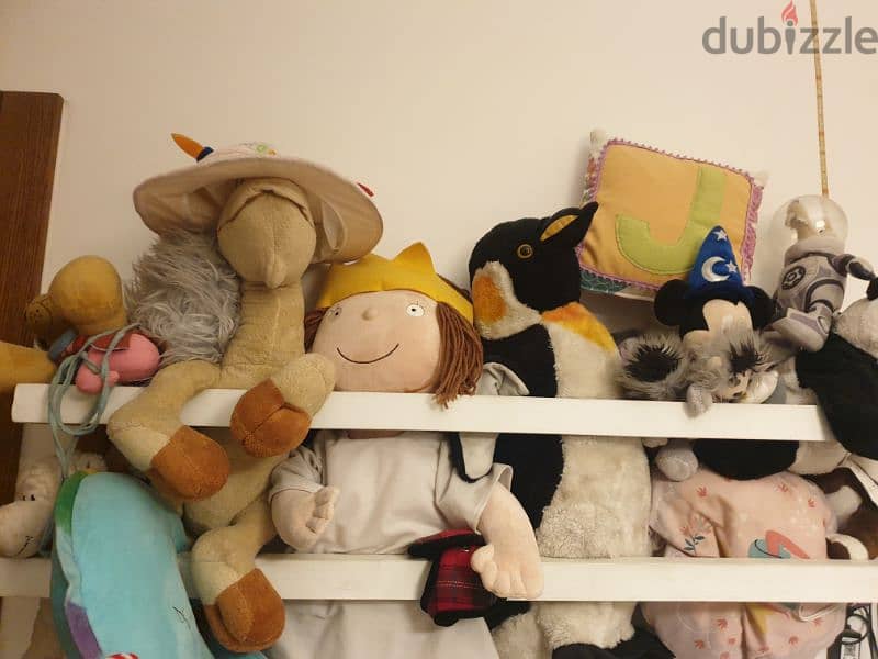 plushes shelve 0