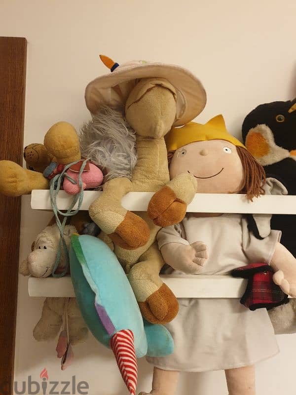 plushes shelve 1