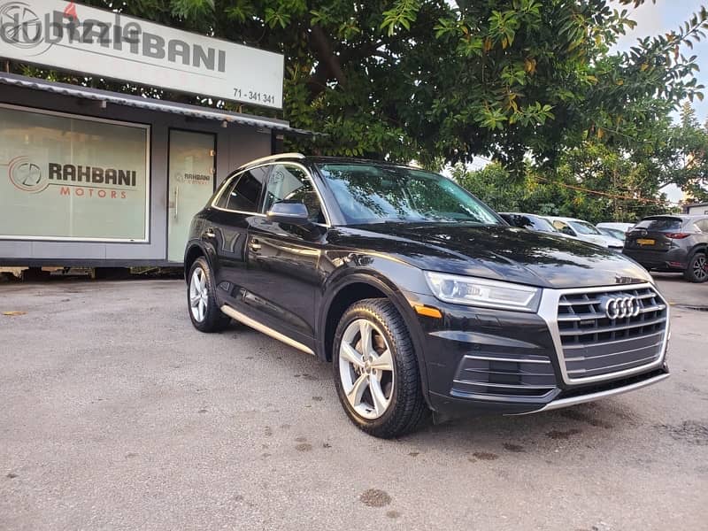 Audi Q5 2018 clean car cax 0