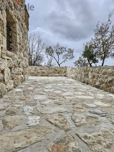 Stone house for sale in Mechmech - Kfarsama (Independent Stone House)