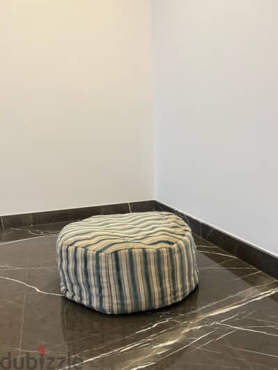 pouffe