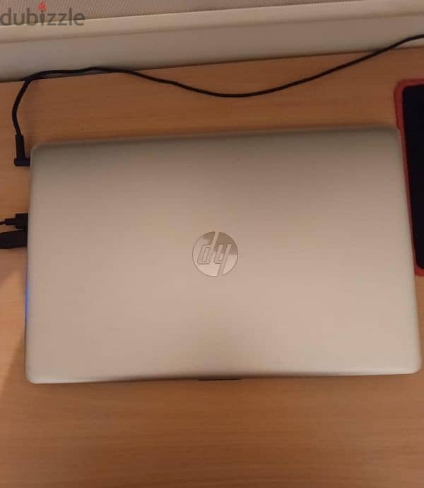 laptop HP in very good condition and can also run some games 1