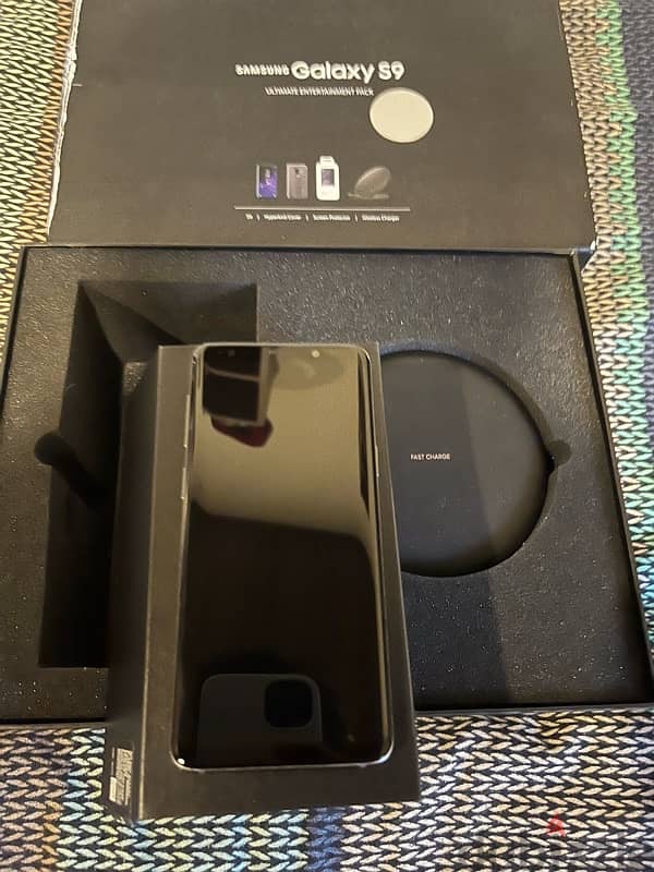 Samsung Galaxy S9 + ULTIMATE  ENTERTAINEMNET PACKAGE 3