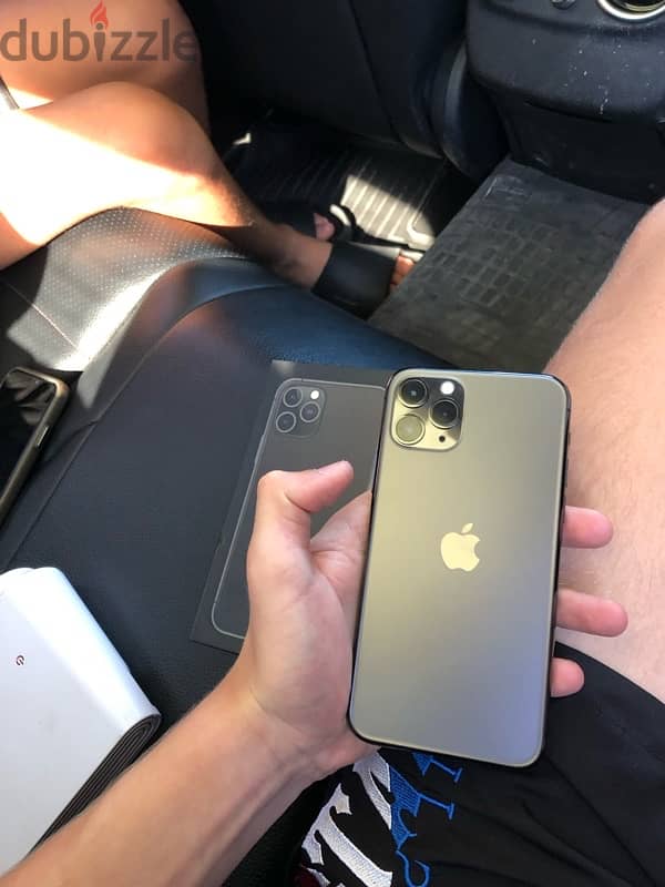 iphone 11 pro with box 0