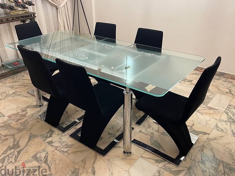 Dinning table with chairs 0