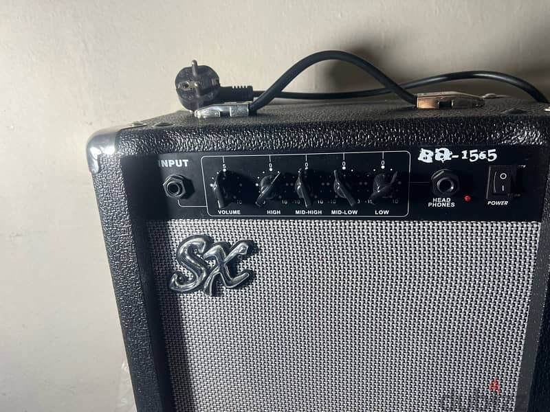 Sx bass amp guitar 1