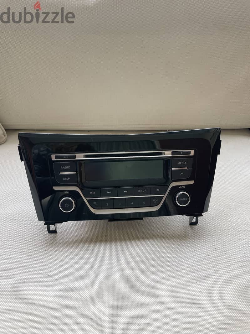 Never used Nissan Xtrail CD -Radio Stereo Player Head. Unit 28185 0