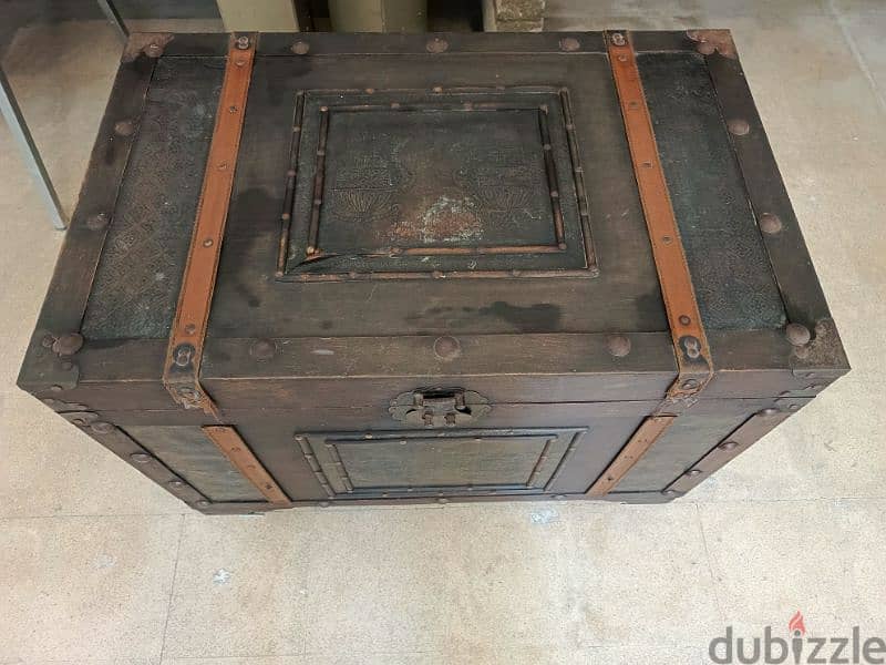 Vintage travel trunk 0