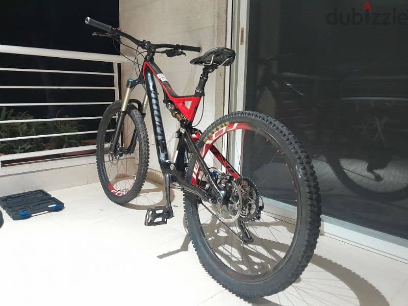 Specialized Stumpjumper S-works Full carbon with extra partsfree(900$) 8