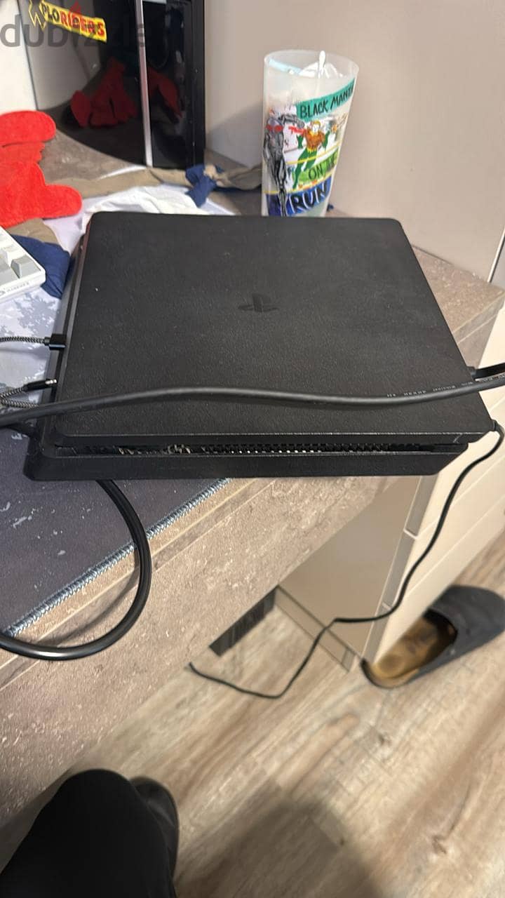 PS4 Slim 1TB 0