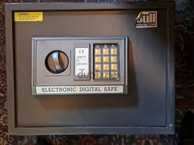 Bull protector electronic digital safe 38×30 , 18 kilos