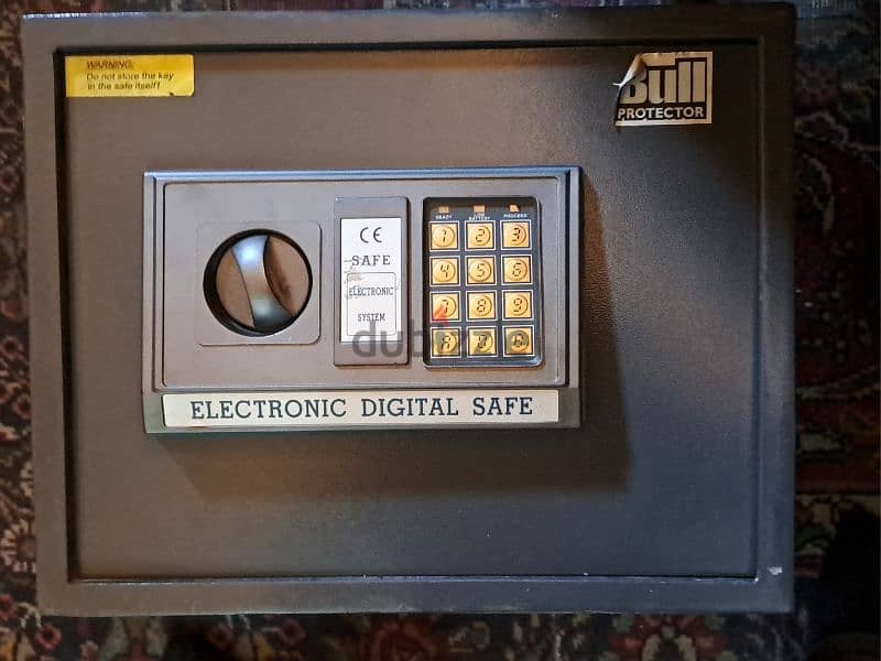 Bull protector electronic digital safe 38×30 , 18 kilos 0