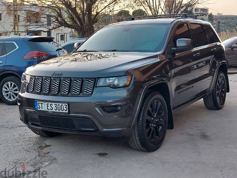 Grand cherokee Altitude model 2018 super clean 0