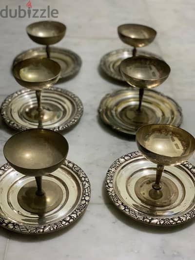 6 silvers cups and 6 plates for a very good price and condition