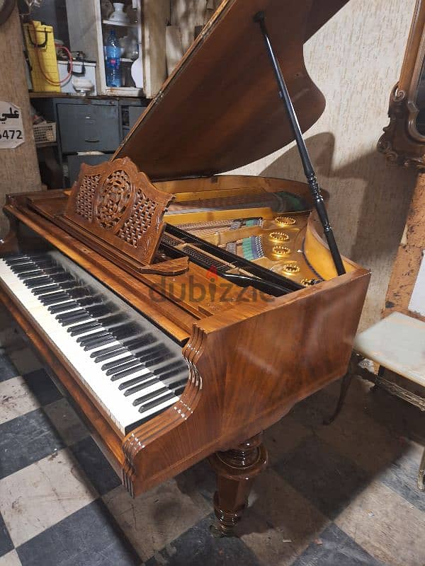 piano baby grand like new Very nice pieces 0