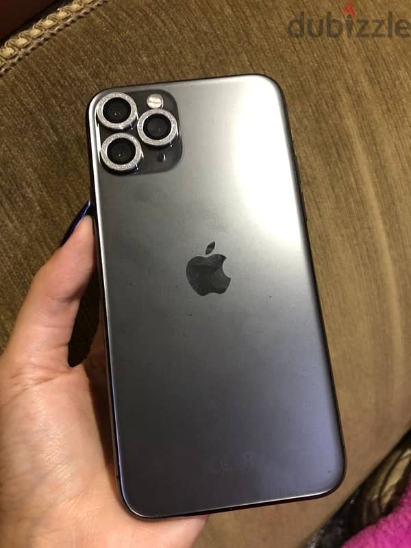 iphone 11 pro 512gb with 7 special cover cases &camera protector 0