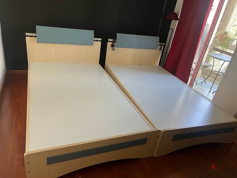 beds/ FAP mattresses/ night table / 2desks bibliotheque 1