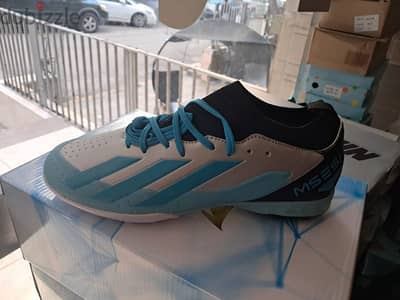 Football shoes original highest quality,40% discount