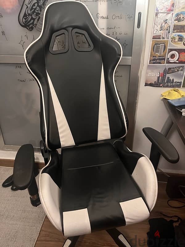 Gaming Chair White and Black (pillows included) 0