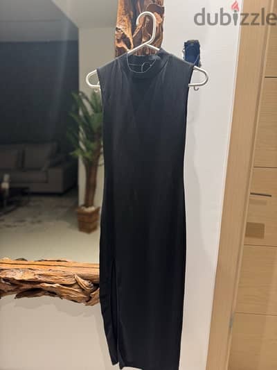 dress black color with side cut in tag size s