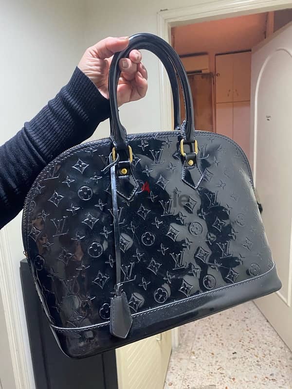 Lv handbag black 8