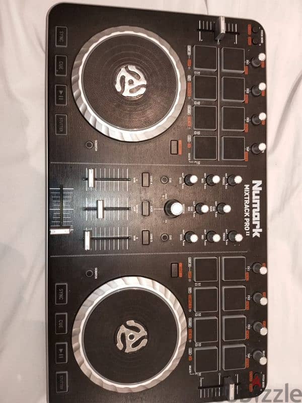 Numark Mixtrack Pro II 1