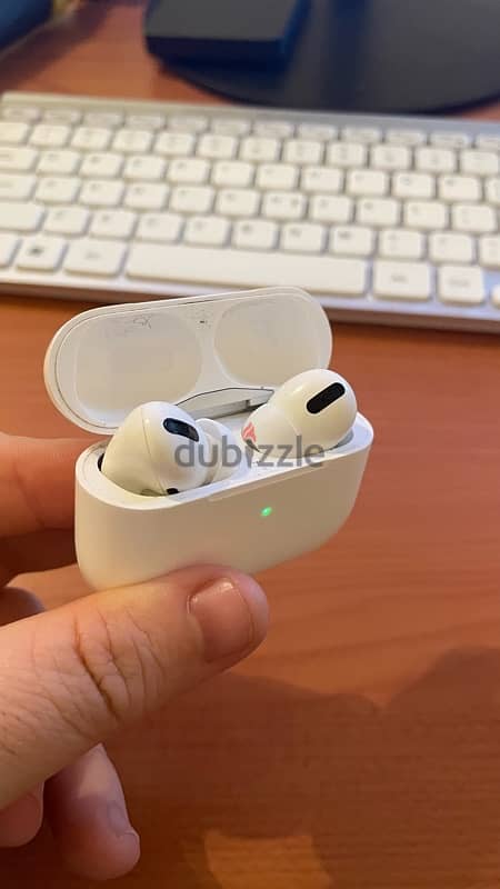 Apple Airpods pro 4