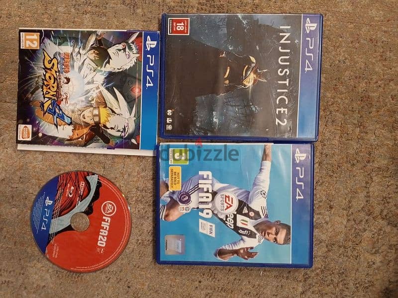 PS4 slim used like new with 4 controllers and 4 games 3