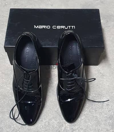 Mario cerutti  n 41 like new  shiny black 8$ beyrot ashrafiye 03723895