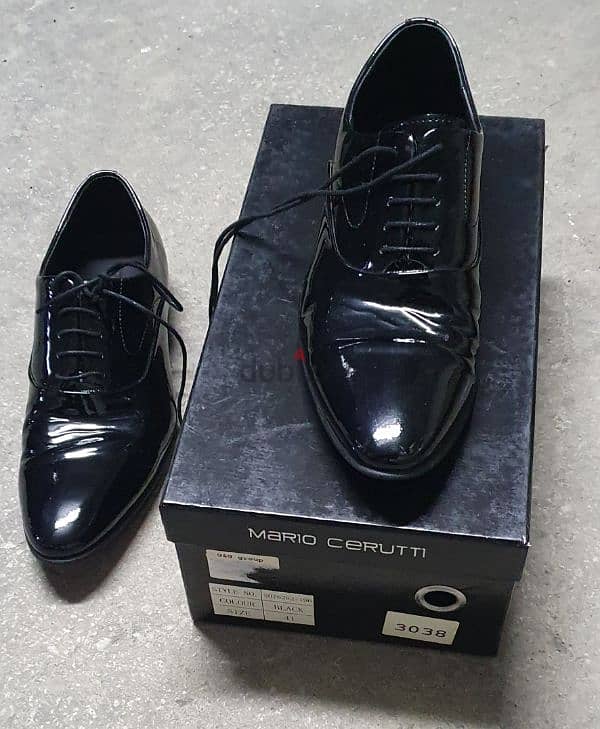 Mario cerutti  n 41 like new  shiny black 8$ beyrot ashrafiye 03723895 2