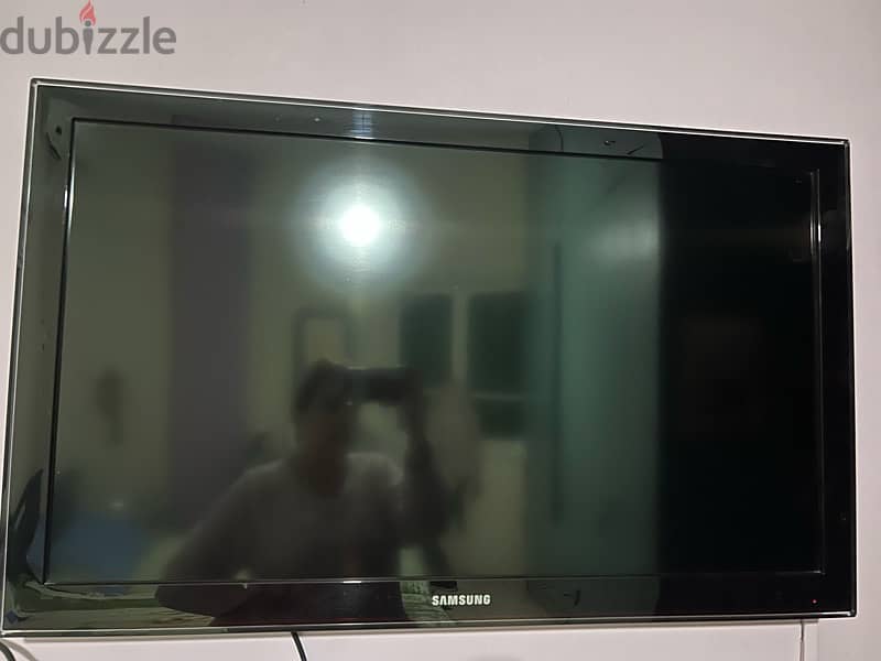 SAMSUNG TV 40 inch 0