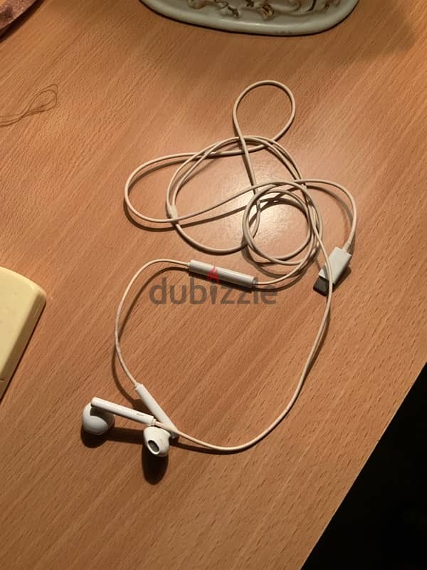 type c earphones for iphone 15 pro 1