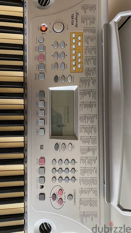 Piano Ringway TB810A 1