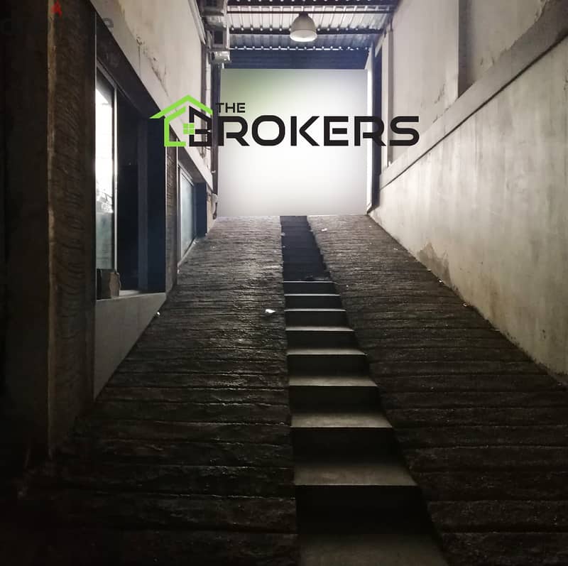 Warehouse for Rent in Haret Hreik  مستودع للايجار في حارة حريك 0