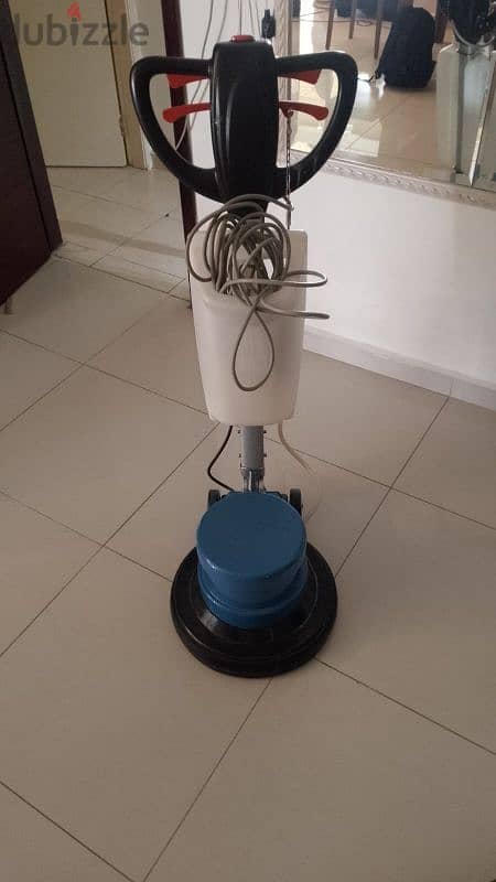 cleaning machines 3 pieces for only 1800$ 1