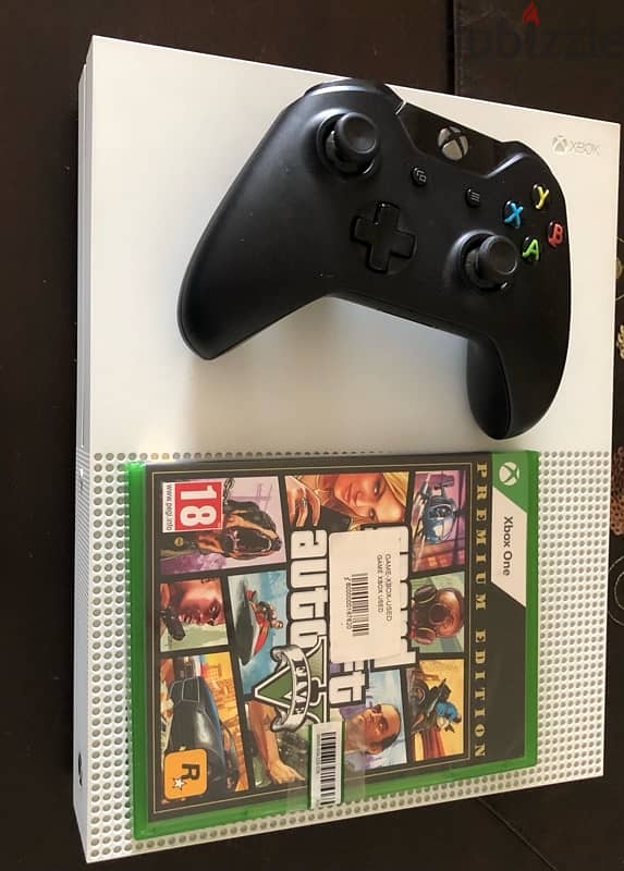 Xbox 1s like new gta5 and controller 1