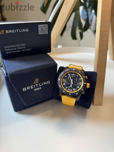 Breitling Endurance Pro 44 | Yellow with extra strap