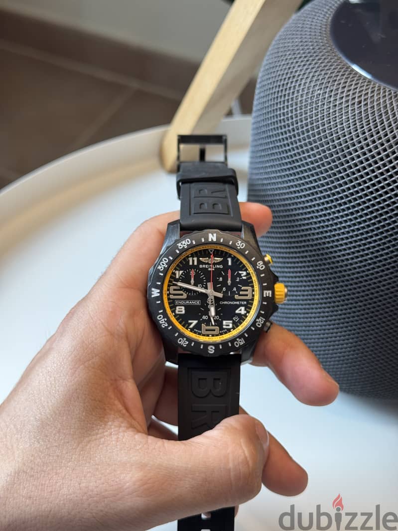 Breitling Endurance Pro 44 | Yellow with extra strap 2