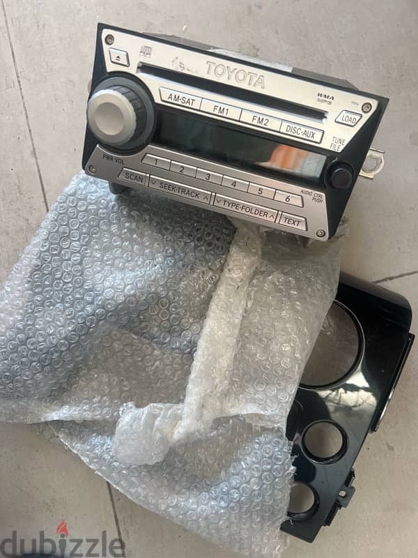 Toyota FJ cruiser original radio with original Cadre 0