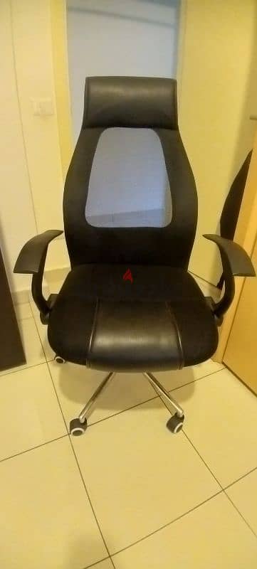 office chairs high quality like new 3