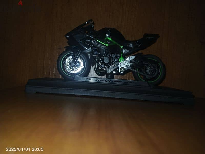 Motorcycle Kawasaki ninja h2r model 1