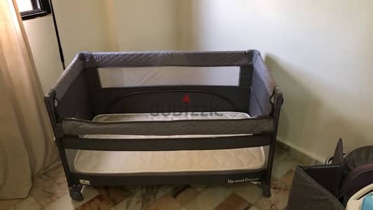 portable and foldable baby bed + mattress