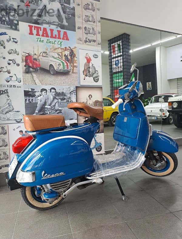 Italian Classic Vespa 200 PX Mod. 2004 1