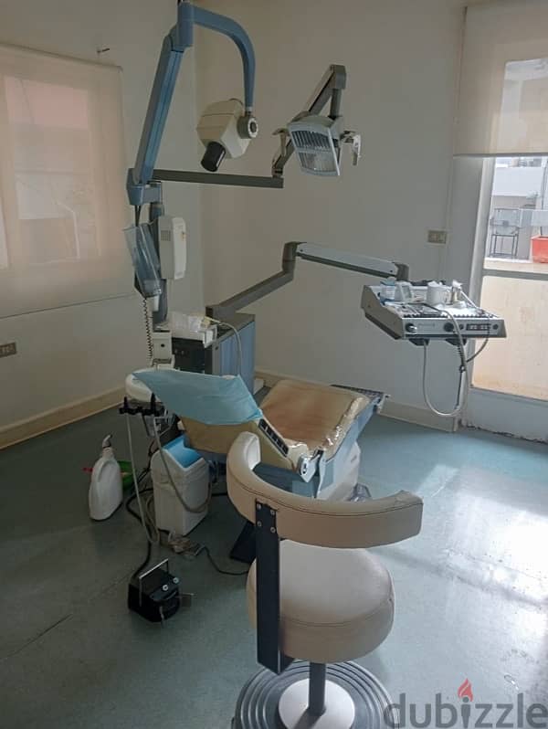 Dentist chair plus equipment and tools, contact for info 0